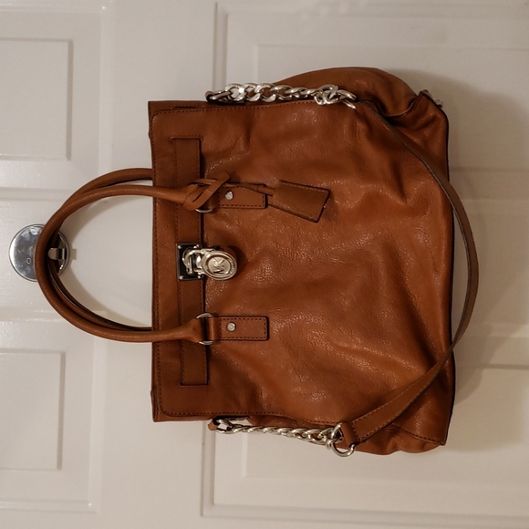 Michael Kors Handbags - Michael Kors Hamilton Tote